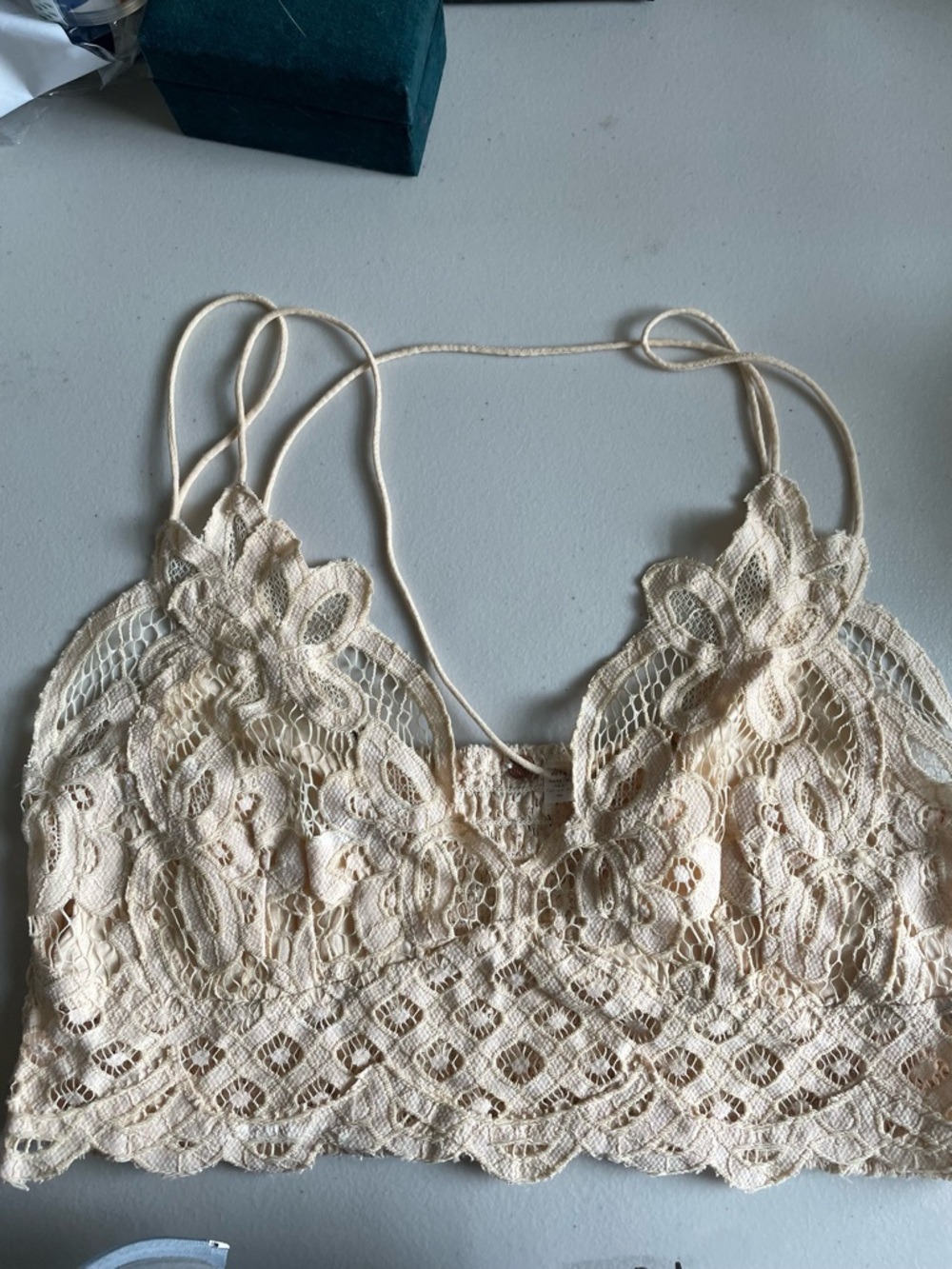 Free People Woman’s Cropped Top in SZ Xl in gently used condition